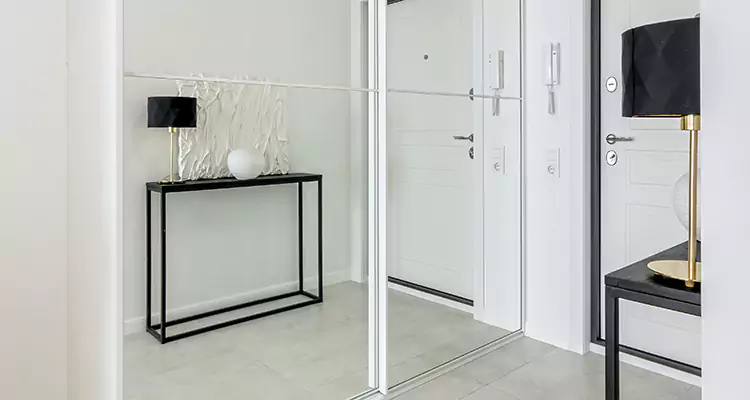 Mirrored Bifold Closet Doors Repair in Deerfield Beach, FL