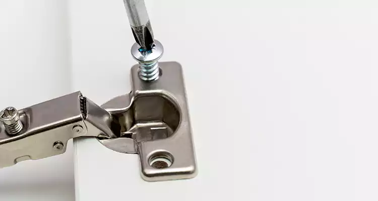 Screen Door Hinge Repair in Deerfield Beach, FL
