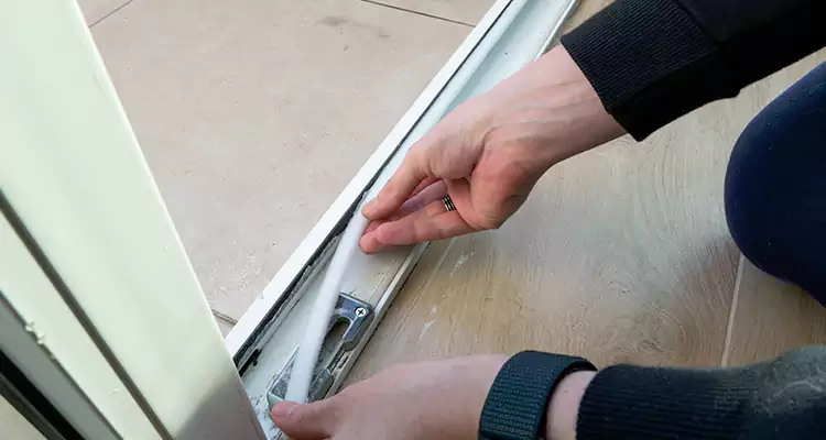 Garage Door Off Track Repair in Deerfield Beach, FL