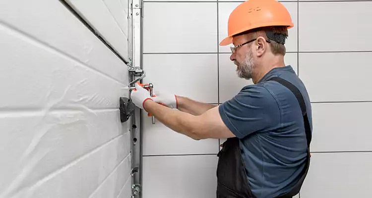 Emergency Garage Door Repair in Deerfield Beach, FL