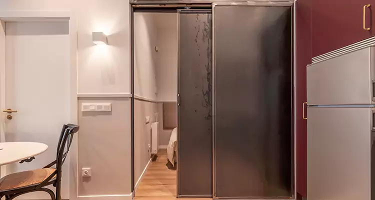 We Fix Closet Sliding Door in Deerfield Beach, FL 