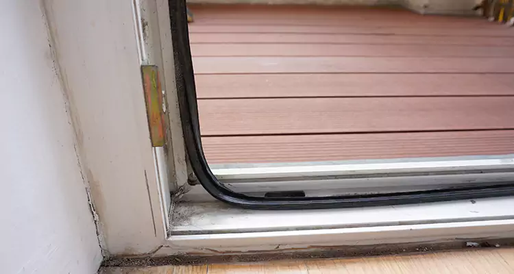 Why Choose Us for Leaking Sliding Glass Door Repair in Deerfield Beach, FL?