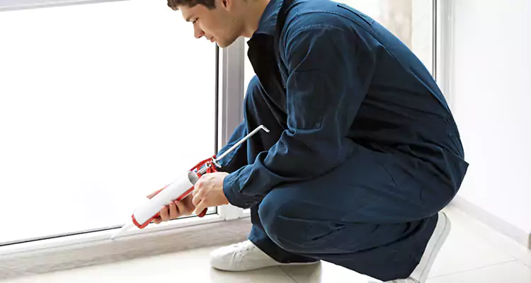 Window Glass Caulk Repair in Deerfield Beach, FL
