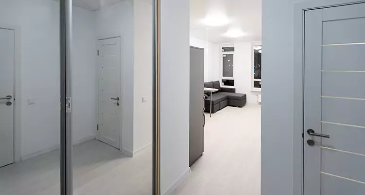 Modern Mirrored Closet Doors Repair in Deerfield Beach, FL
