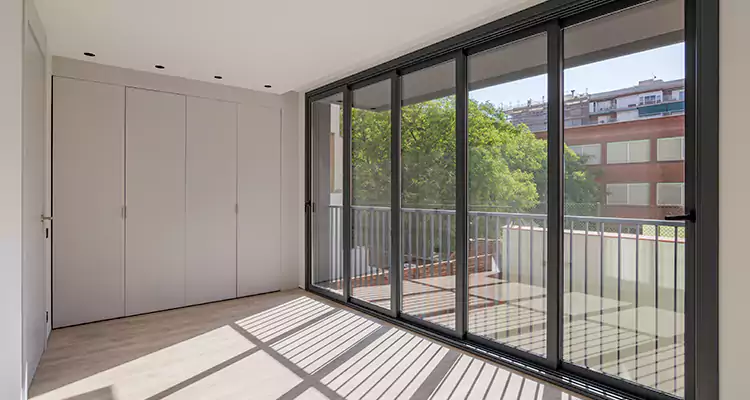 Fix Sliding Screen Door Track in Deerfield Beach, FL
